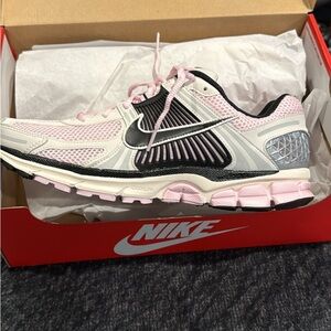 Nike men’s zoom Vomero 5 11.5   the price is not going to be reduced